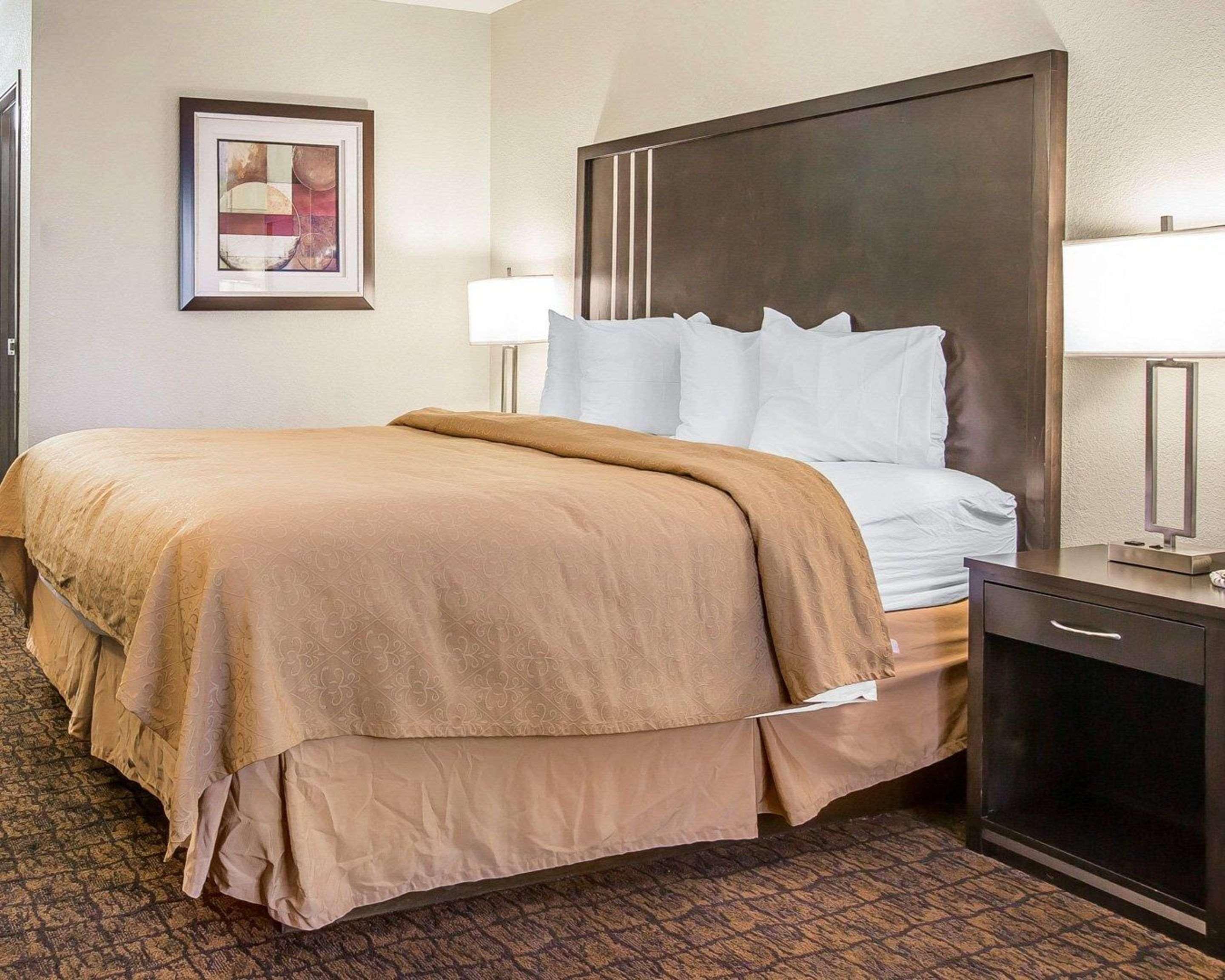 Quality Inn & Suites Woodland - Sacramento Airport Экстерьер фото