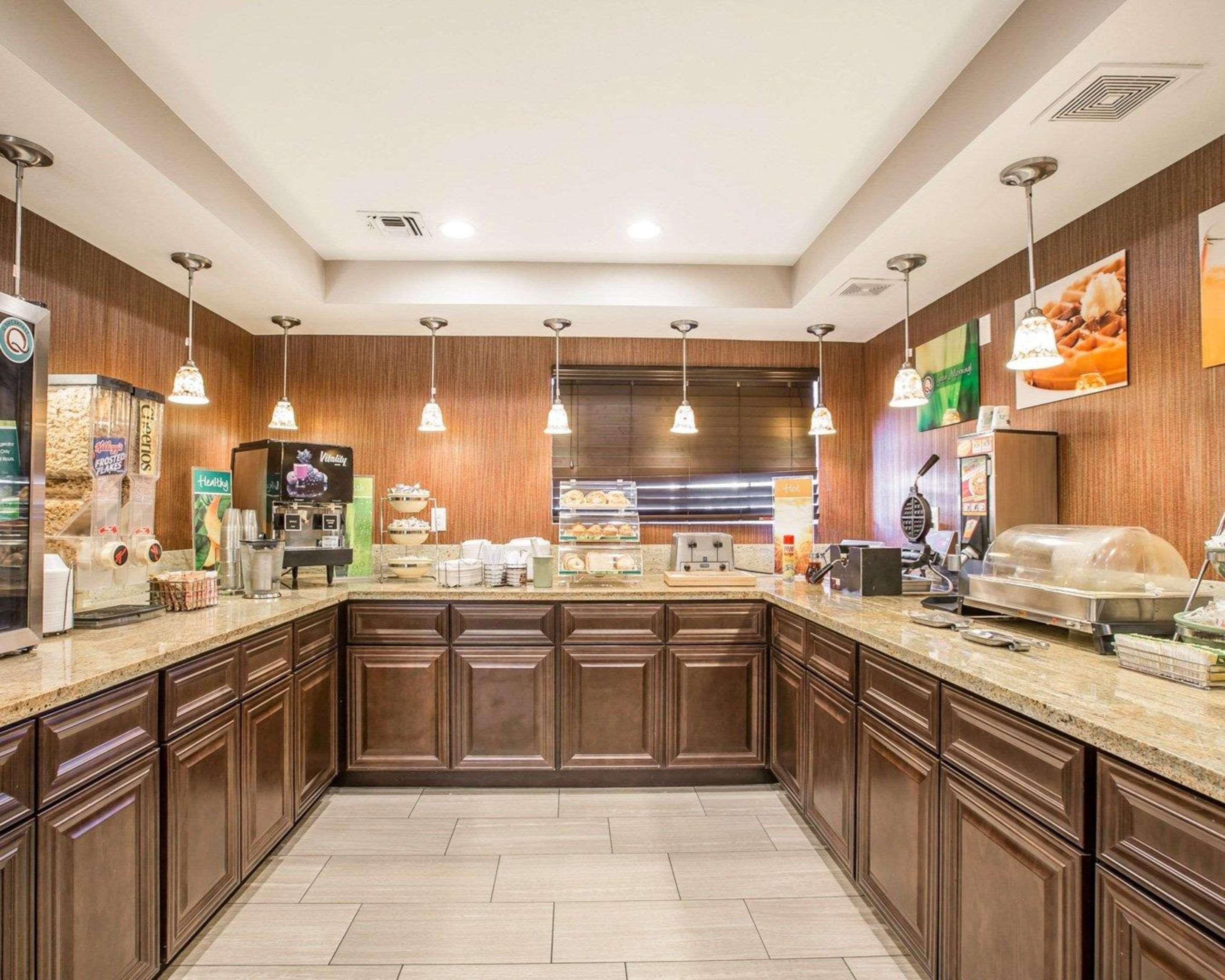 Quality Inn & Suites Woodland - Sacramento Airport Экстерьер фото