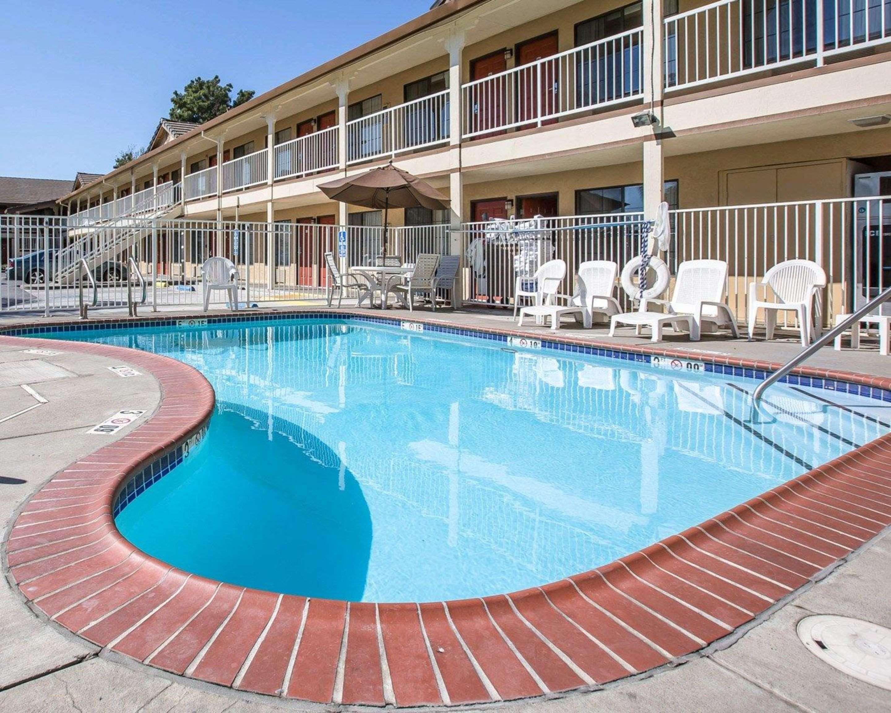 Quality Inn & Suites Woodland - Sacramento Airport Экстерьер фото
