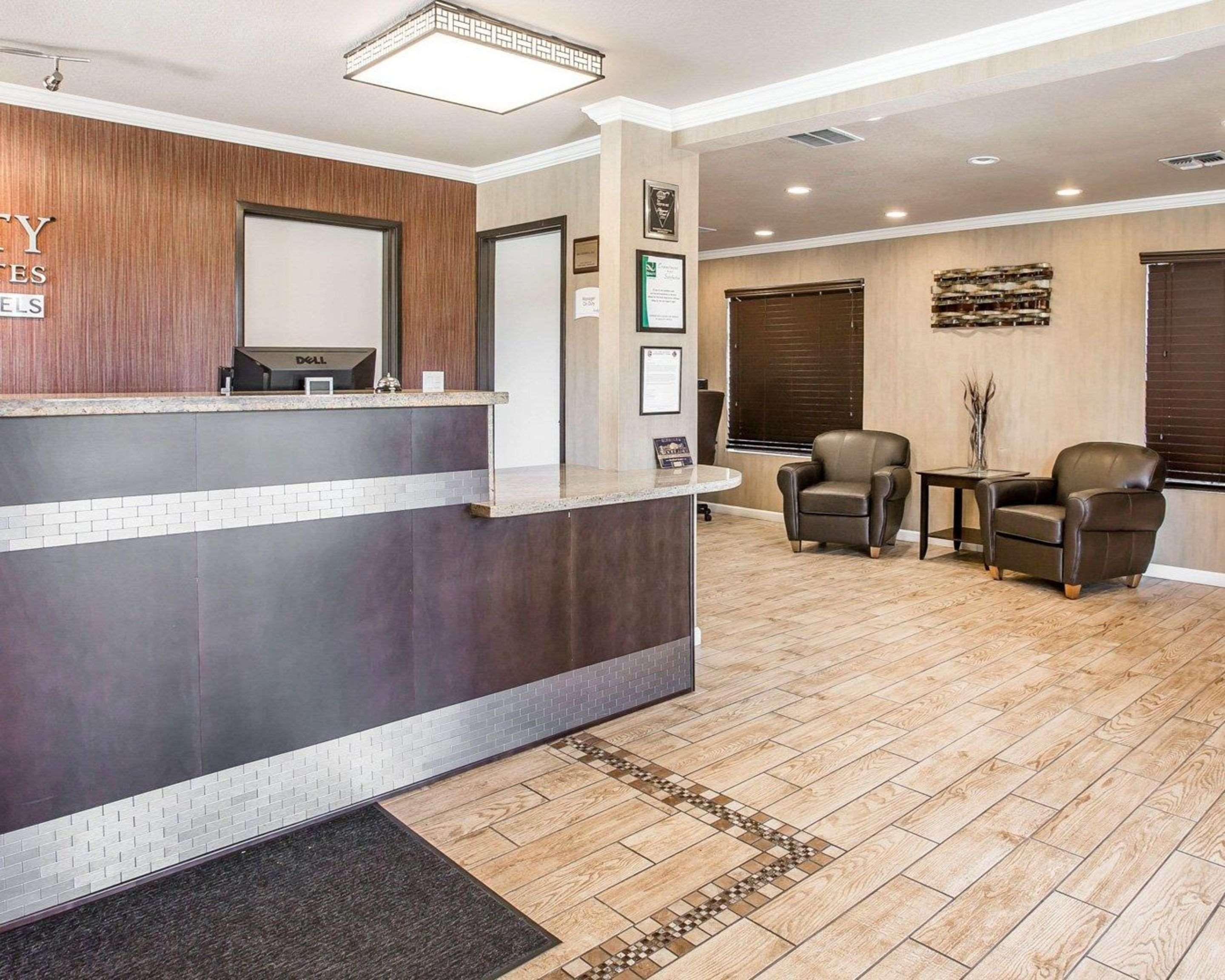 Quality Inn & Suites Woodland - Sacramento Airport Экстерьер фото