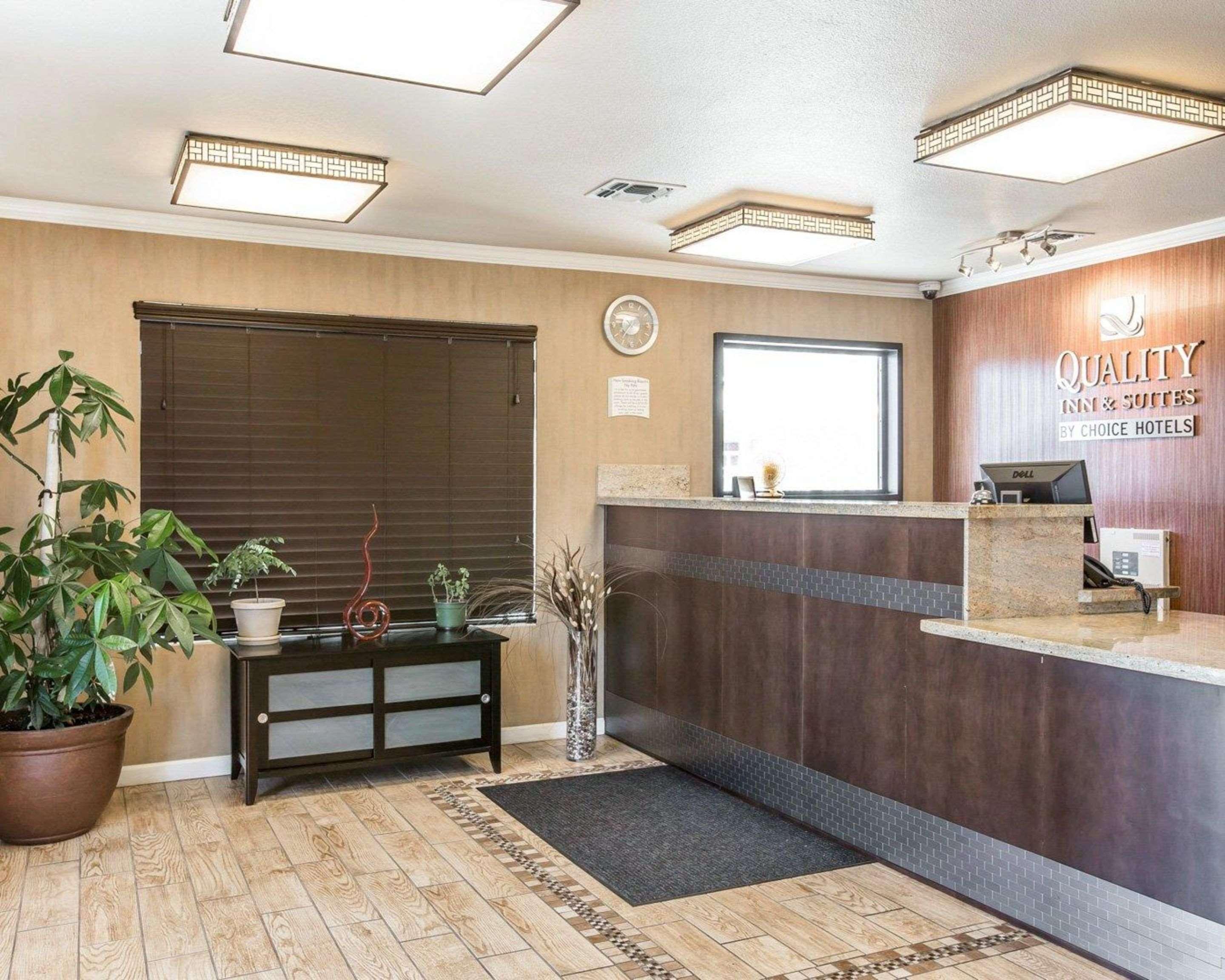 Quality Inn & Suites Woodland - Sacramento Airport Экстерьер фото