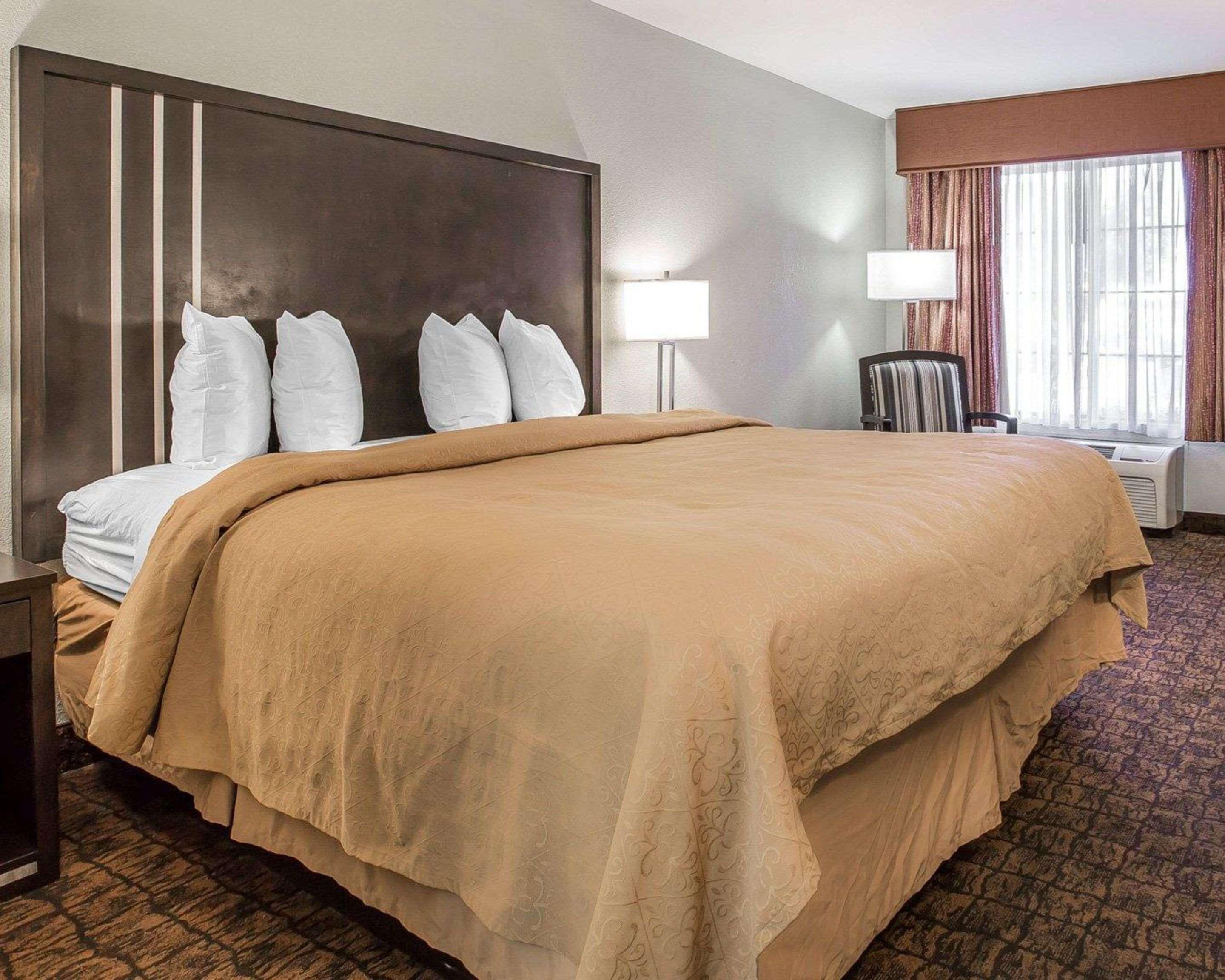 Quality Inn & Suites Woodland - Sacramento Airport Экстерьер фото