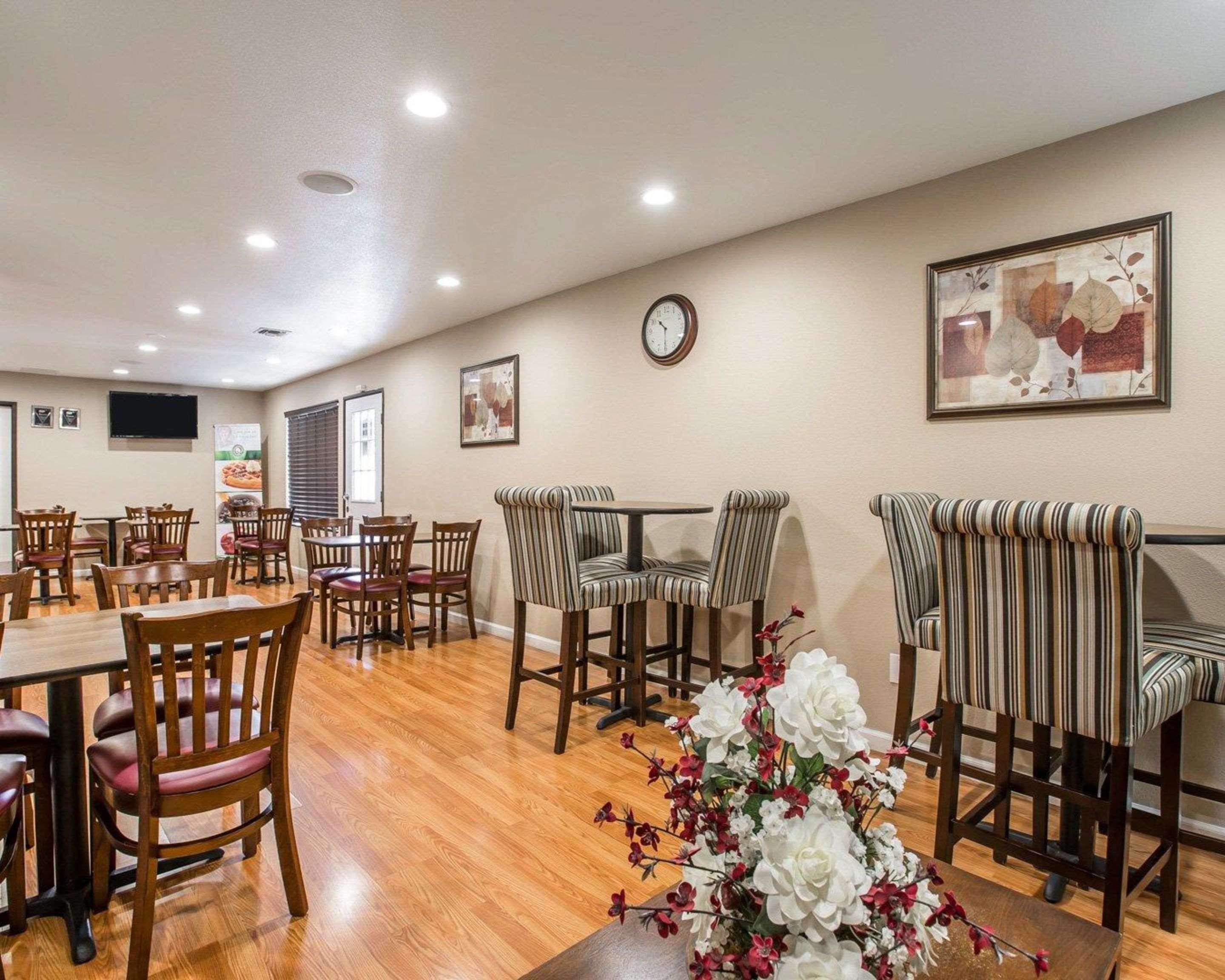 Quality Inn & Suites Woodland - Sacramento Airport Экстерьер фото