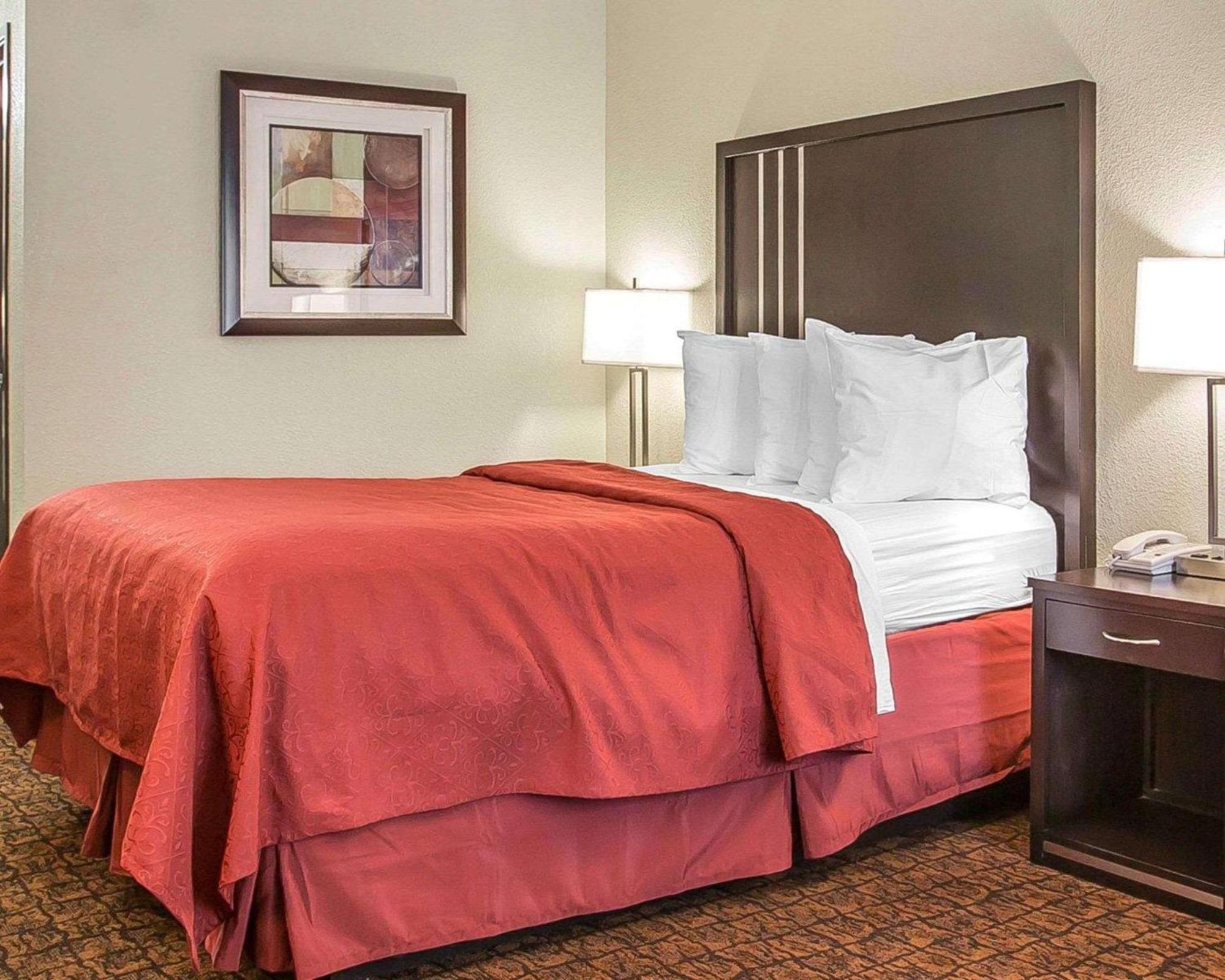 Quality Inn & Suites Woodland - Sacramento Airport Экстерьер фото