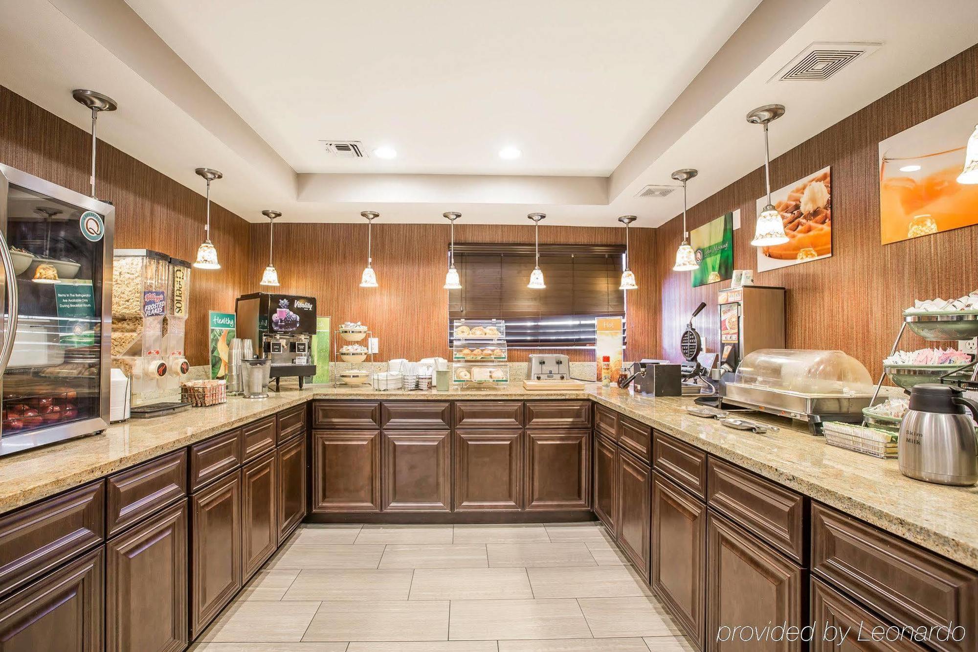 Quality Inn & Suites Woodland - Sacramento Airport Экстерьер фото