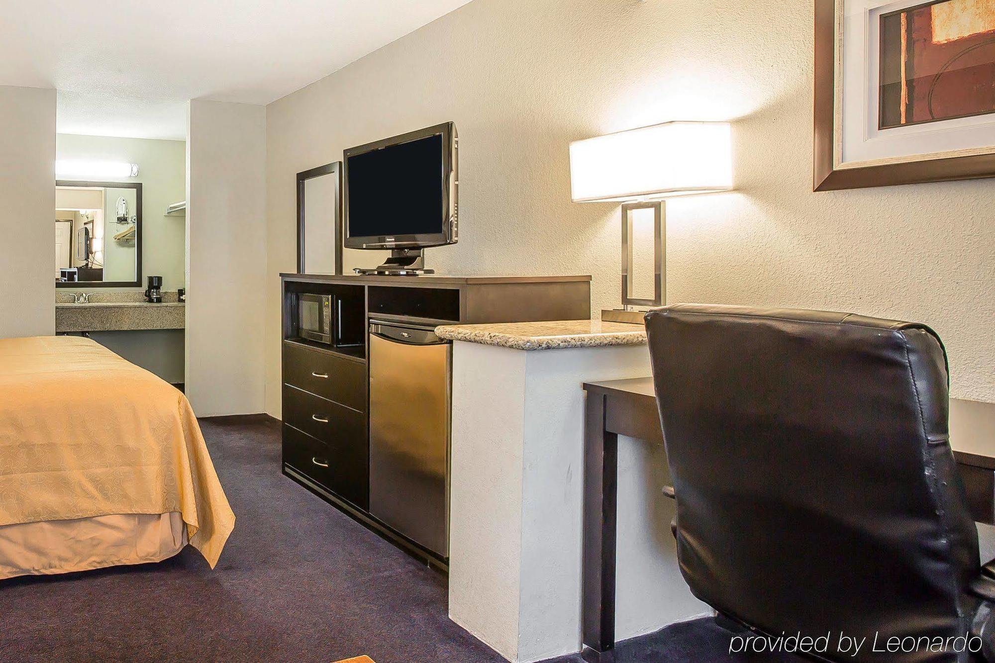 Quality Inn & Suites Woodland - Sacramento Airport Экстерьер фото