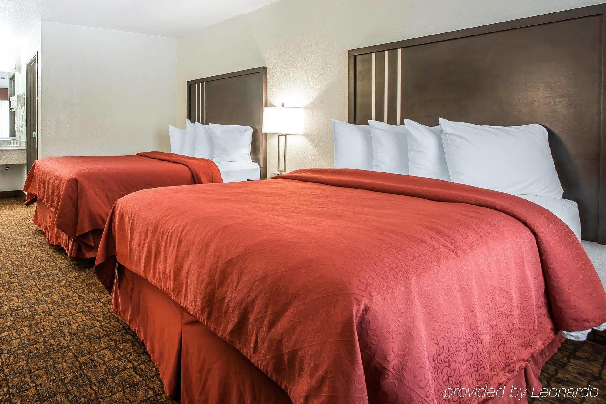 Quality Inn & Suites Woodland - Sacramento Airport Экстерьер фото