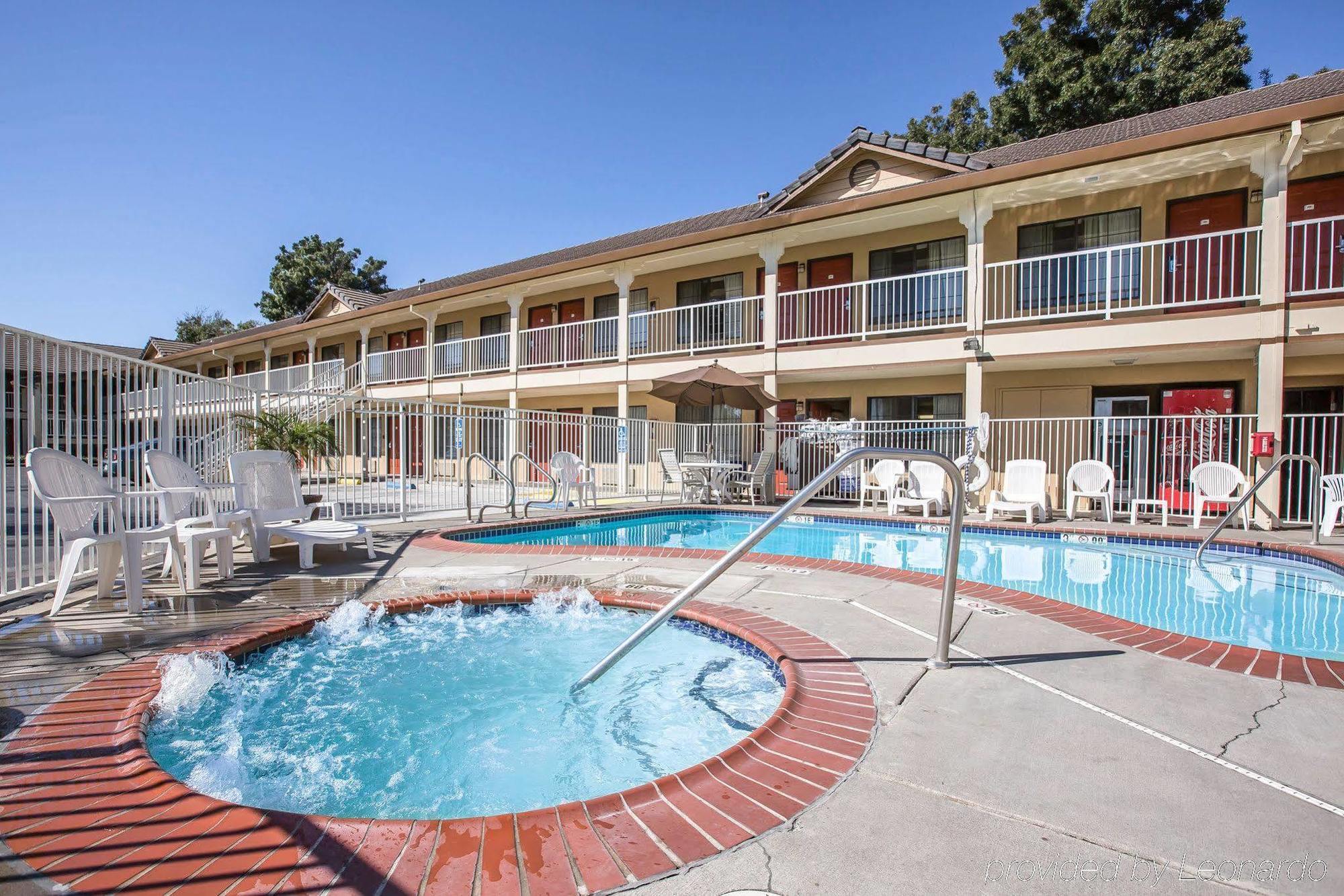 Quality Inn & Suites Woodland - Sacramento Airport Экстерьер фото